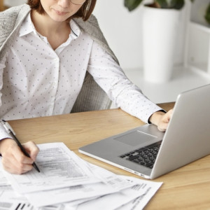 В Меленковской ЦРБ бухгалтер присвоила 274 тыс. рублей