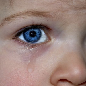 У разбившейся после падения с 10 этажа девушки во Владимире осталась 2-летняя дочь