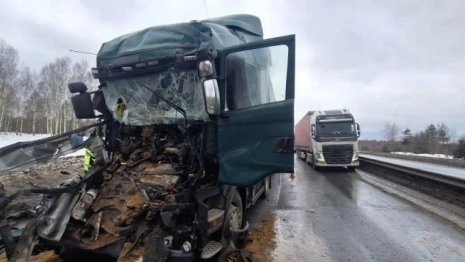 В ДТП на М-12 во Владимирской области погиб 22-летний водитель Mercedes