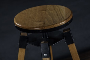 Житель Владимира убил супругу табуреткой и выбросил тело из окна