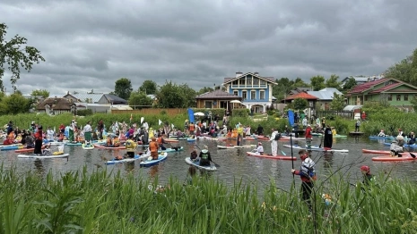 В Суздале карнавал на САПах собрал 200 участников