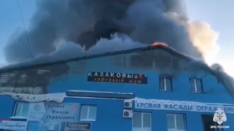 В Гусь-Хрустальном разгорелся крупный пожар в магазине