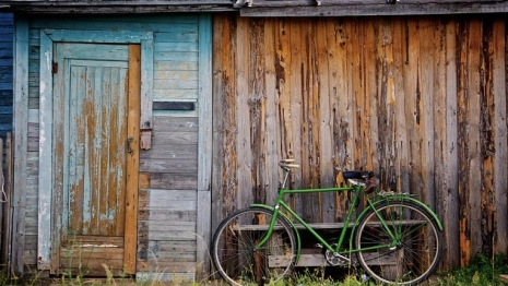 Во Владимирской области чиновники оставили жительницу в доме с «ползущим» фундаментом