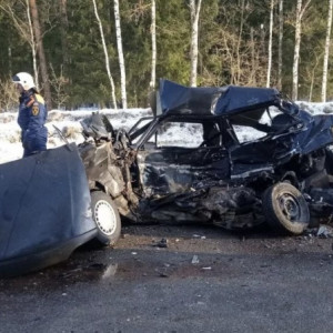 В Камешковском районе 2 человека погибли и 2 пострадали в ДТП с четырьмя авто