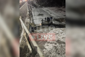 В Александрове легковушка улетела с моста и перевернулась на крышу