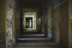 Трое жителей Владимира попали под суд за кражу противогазов из бомбоубежища