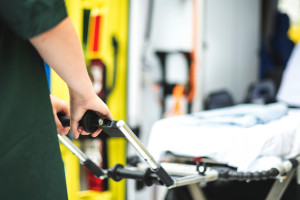 В Коврове женщина отказывалась отпускать мужа с инфарктом в больницу