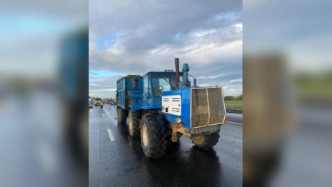 Во Владимирской области иномарка врезалась в трактор