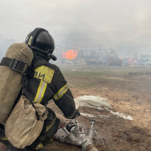 На пожаре производства дверей под Ковровом едва не произошел взрыв