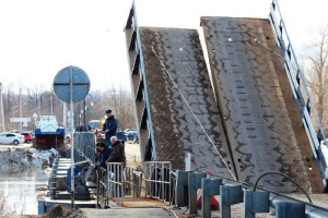 Жителям Вязниковского района напомнили о разводе наплавного моста