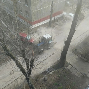 Жители Владимира возмутились пыльной уборкой дорог
