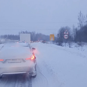 Владимир встал в пробках из-за метели