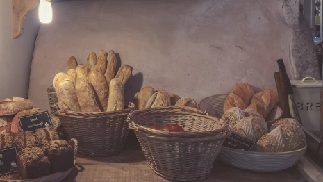 Кому лучше отказаться от хлеба? Рассказывает врач