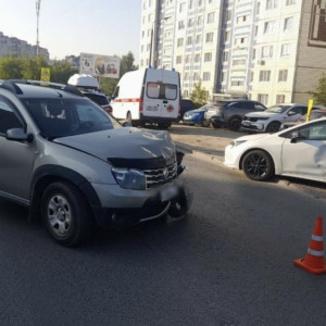 В Коврове мужчина попал в больницу после столкновения двух иномарок