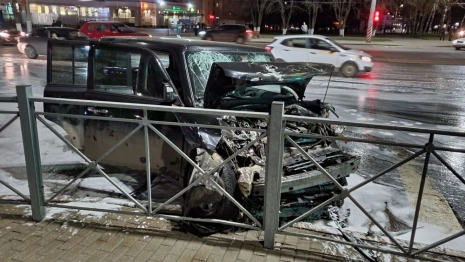 Во Владимире водитель внедорожника сбежал после ДТП с автобусом