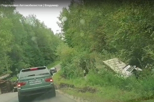 Во Владимирской области на трассе столкнулись трактор, ГАЗель и грузовик