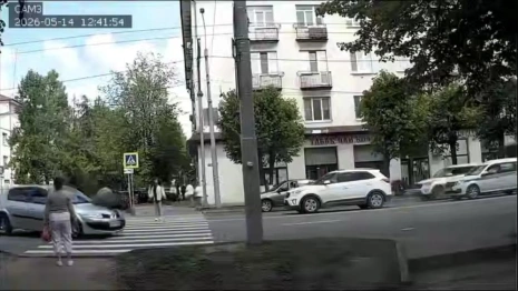 Во Владимире иномарка сбила пешехода на переходе около здания МЧС