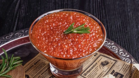 Диетолог Гинзбург рассказал о допустимой порции красной икры