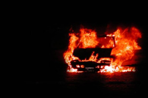 Во Владимирской области мужчина поджег машину полицейского