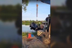 Во Владимирской области машина улетела в реку: погибла женщина