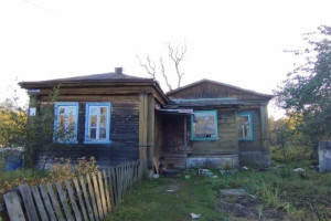 В Киржаче забыли снести расселеный аварийный дом