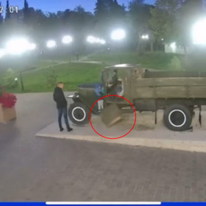 Дети сломали «полуторку» в сквере «Патриот» во Владимире