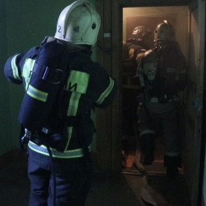 На пожаре во владимирской многоэтажке спасли троих человек