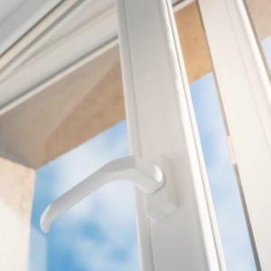 Во Владимирской области полуторагодовалый ребенок выпал из окна 4 этажа