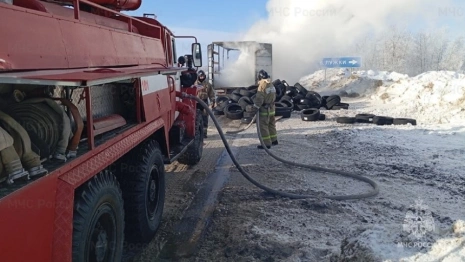 На трассе М-7 Волга во Владимирской области сгорел перевозивший шины грузовик 
