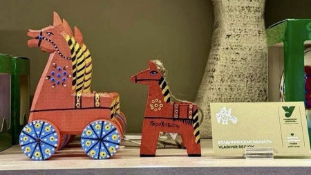 Игрушку из Гороховца выставили в универмаге «Россия» в Москве