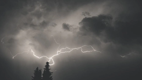 Жителей Владимирской области предупредили о грозе с дождем