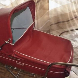 Во Владимире на продажу выставили коляску 20 века 