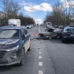 Во владимирском микрорайоне Юрьевец столкнулись 3 авто
