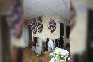 В Коврове запретили торговлю венками и гробами в двухэтажке