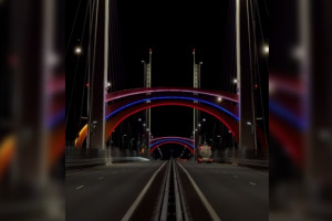 Мост через Оку на М-12 под Муромом украсили триколором