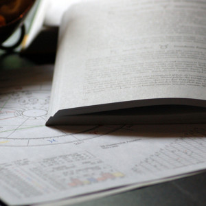 Трудный день у весов и хороший – у близнецов. Гороскоп на 4 января