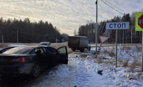 В Гусь-Хрустальном районе иномарка влетела в светофор