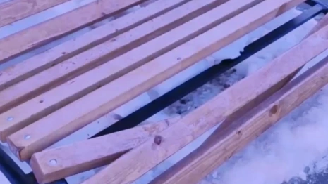 Во Владимире вандалы разгромили лавочки в сквере имени Кутузова