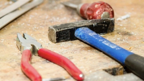 Во Владимире заместитель главврача договорилась о ремонте в квартире за взятку