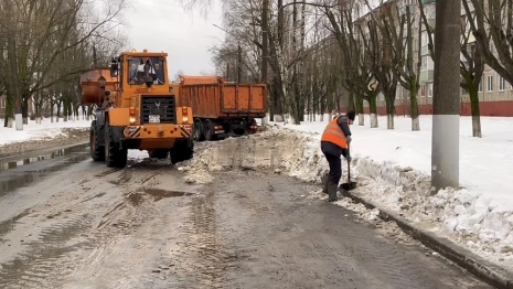Владимирских автомобилистов призвали убрать машины с 17 улиц