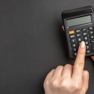 В Петушках бизнесвумен оштрафовали на 100 тыс. рублей за долги по зарплате перед работником