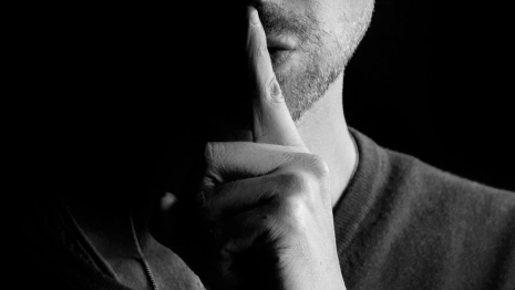 Мать с 5-месячным ребенком в Муроме пожаловалась на мешающего спать соседа-священника