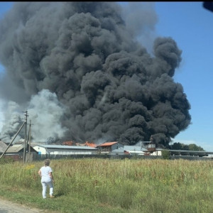 Под Ковровом эвакуировали 200 человек из-за пожара на производстве акриловых ванн
