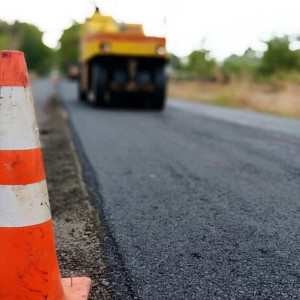 Во Владимирской области дорожники заплатят за трещины на легковушке