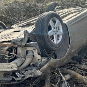 Во Владимирской области иномарка съехала в кювет и перевернулась