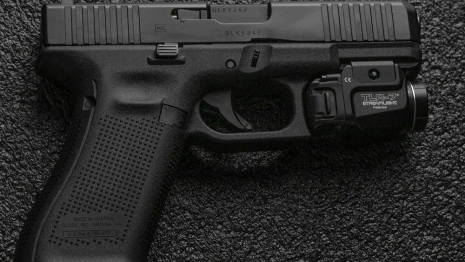 Житель Меленок прострелил ногу человеку и взял его в заложники