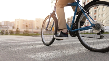 В Суздале 13-летний мальчик упал с велосипеда из-за раскопанной ямы