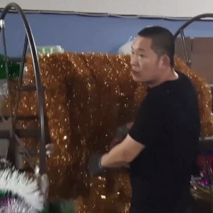 Во Владимирской области на производстве новогодних украшений поймали китайцев-нелегалов