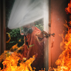 Во Владимирской области загорелась квартира с ребенком внутри