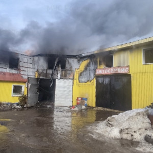 Во Владимире загорелся автосервис на Ставровской